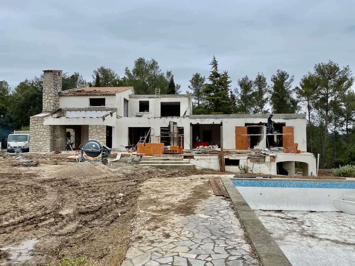 Rénovation villa contemporaine Grabels structures métalliques piscine architecte Montpellier Marseille LEWISA home — vue 4