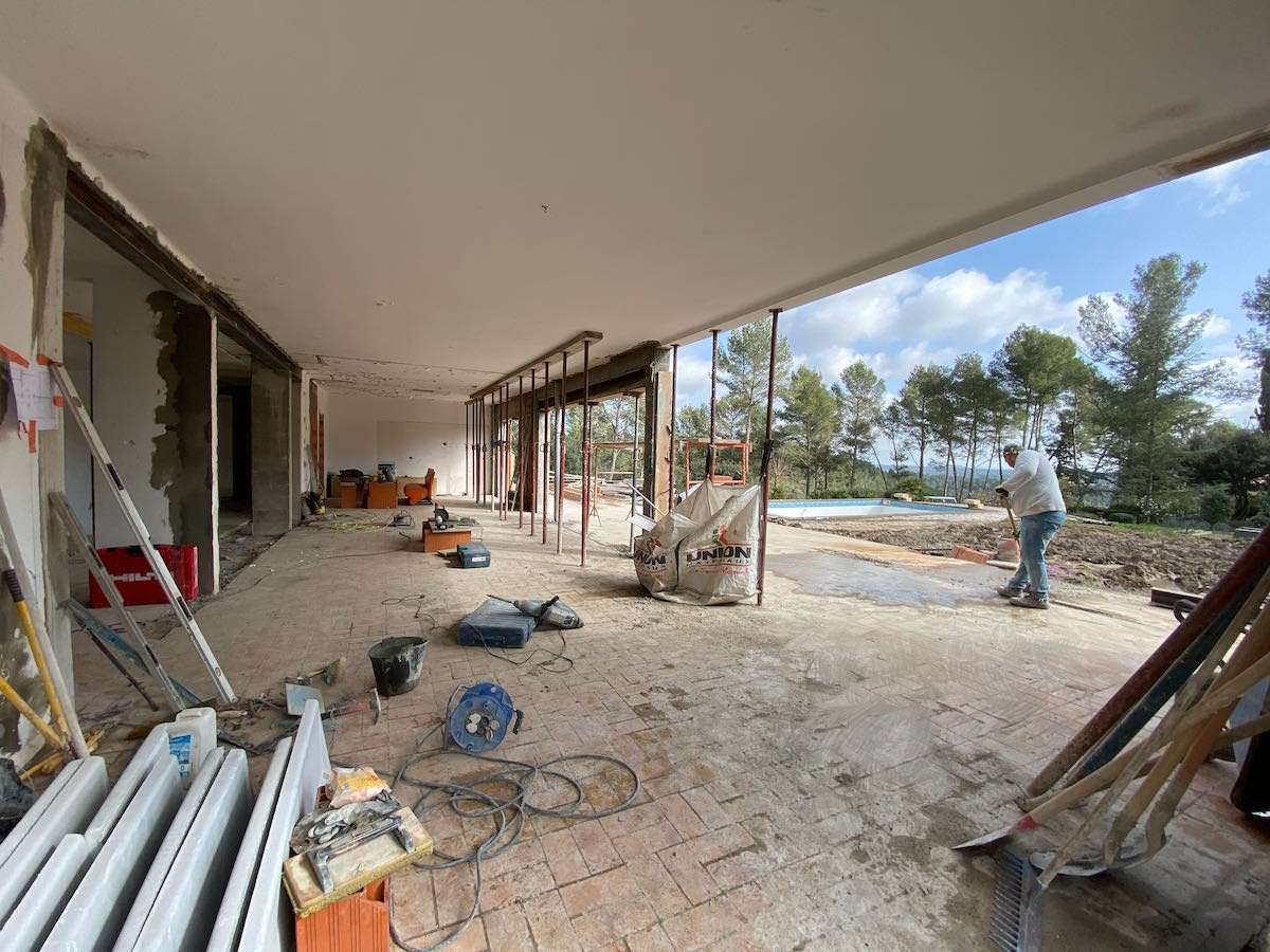Rénovation villa contemporaine Grabels structures métalliques piscine architecte Montpellier Marseille LEWISA home — vue 5